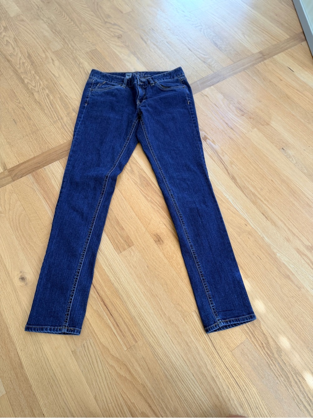 Ladies Size 6 "Massimo" Navy Skinny Jeans GUC